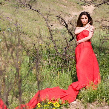 woman_in_red